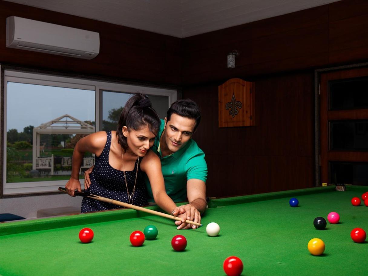 Neonz Resort & Club Anand Exterior photo