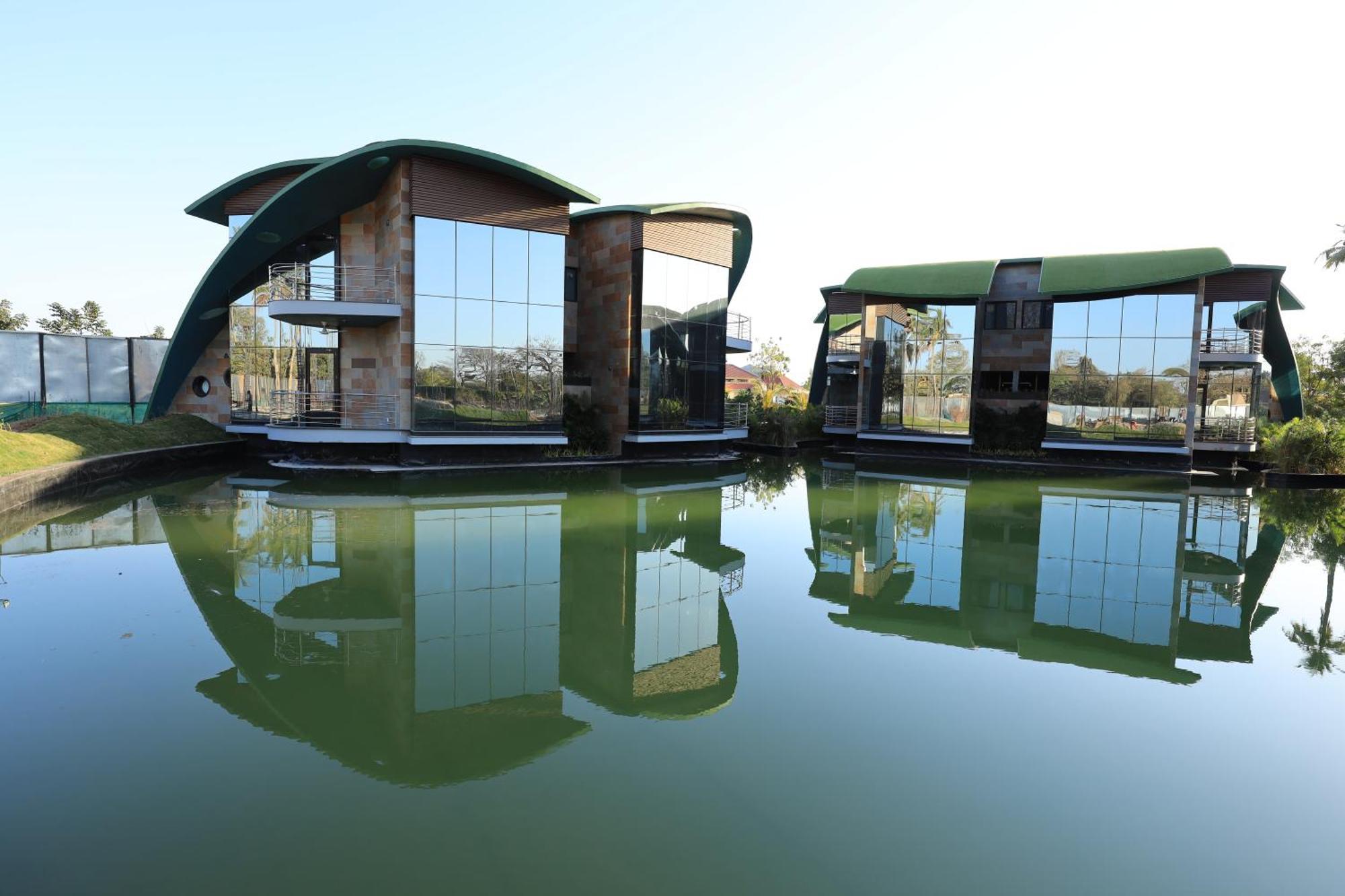 Neonz Resort & Club Anand Exterior photo
